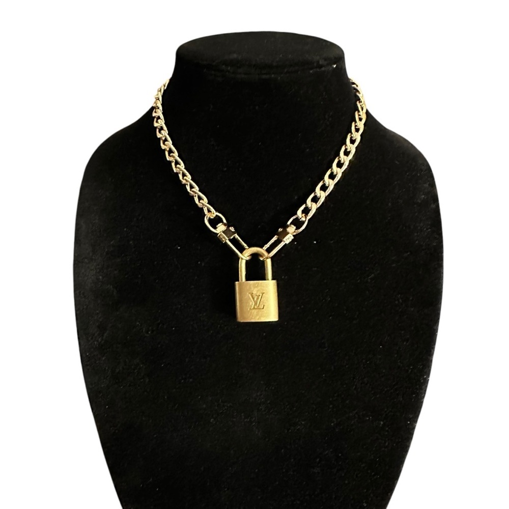 Authentic Louis Vuitton #312 Lock & Key Set on a 18K Gold Plated Chain Necklace - Picture 2 of 7